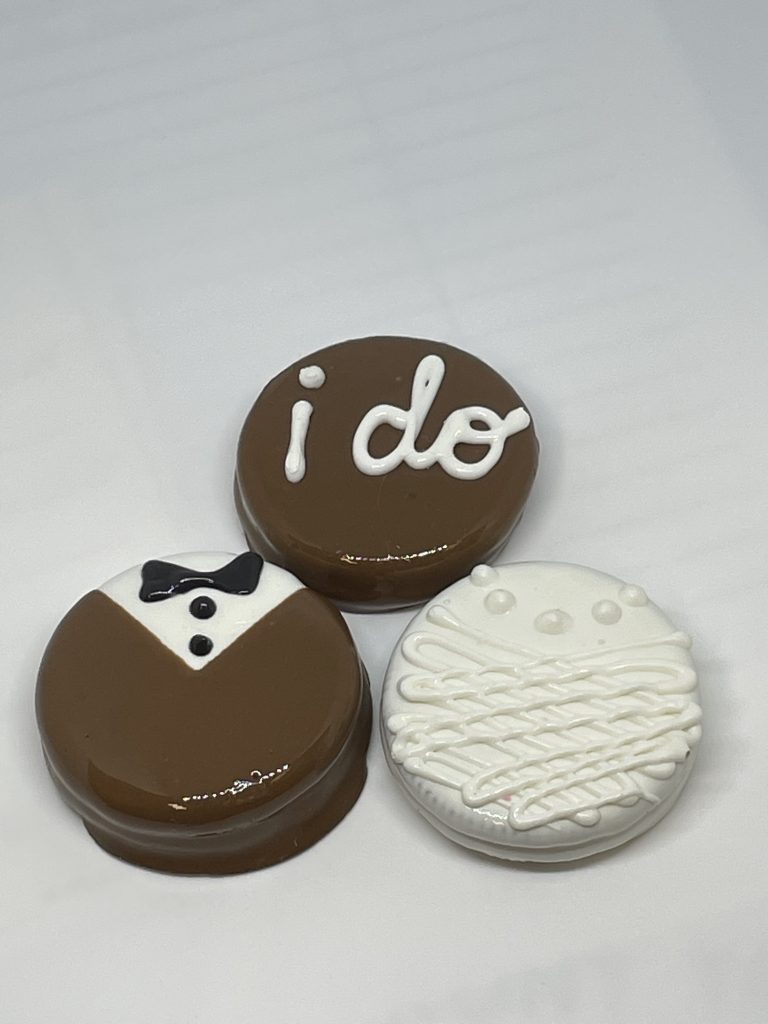 Custom candy and personalized chocolate gifts for weddings and events